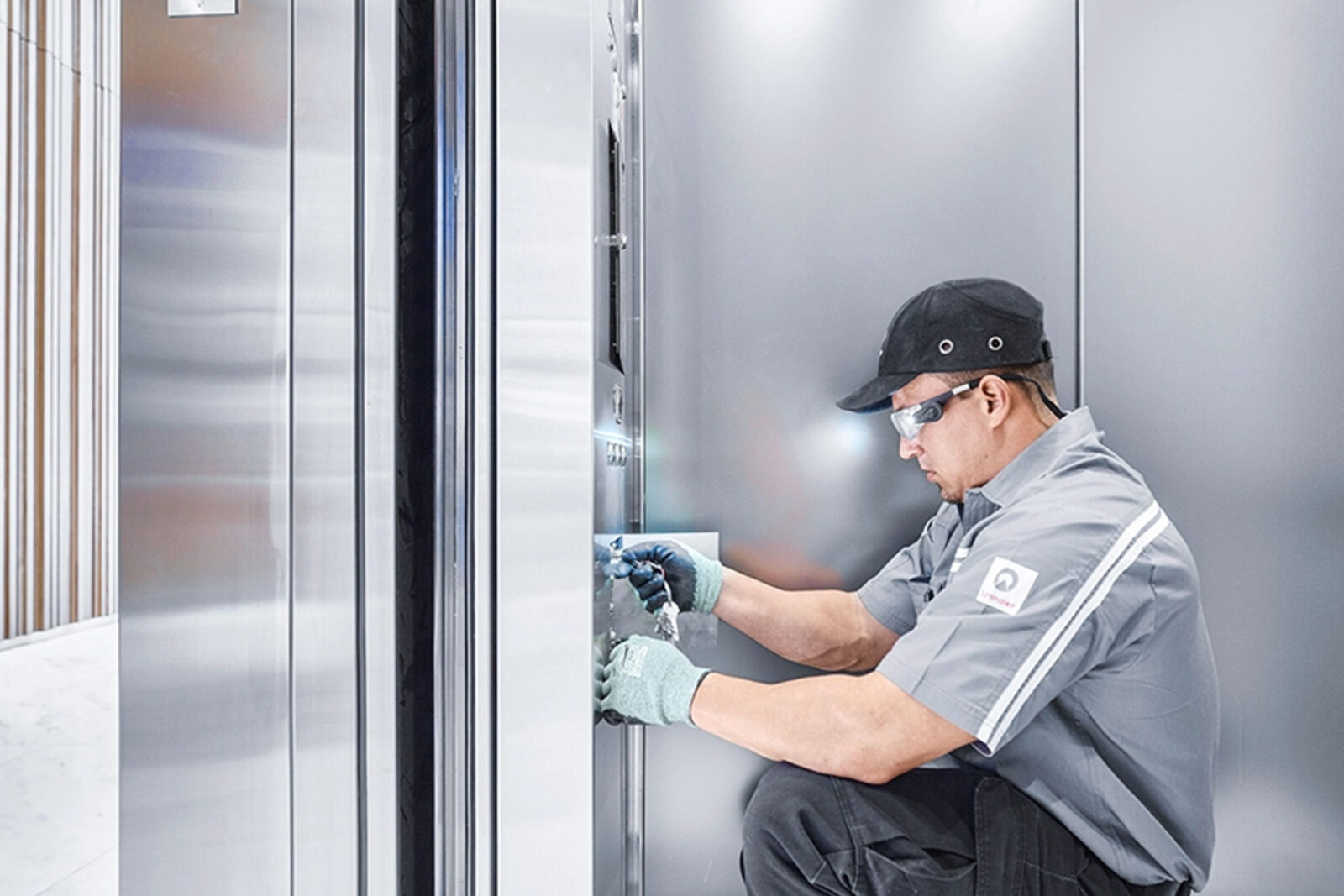 What are the general categories of home elevators? MISGUR Home Elevator